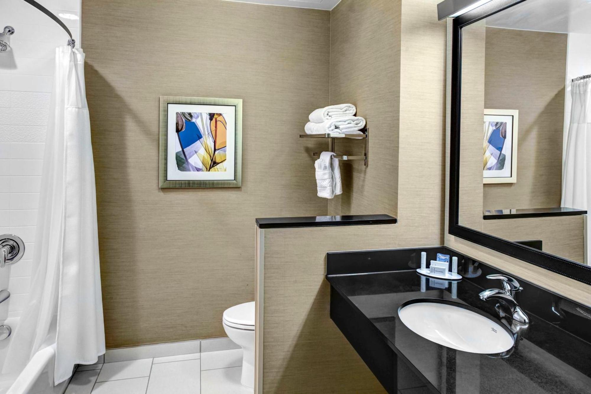 Fairfield Inn & Suites By Marriott Lansing At Eastwood Exterior foto