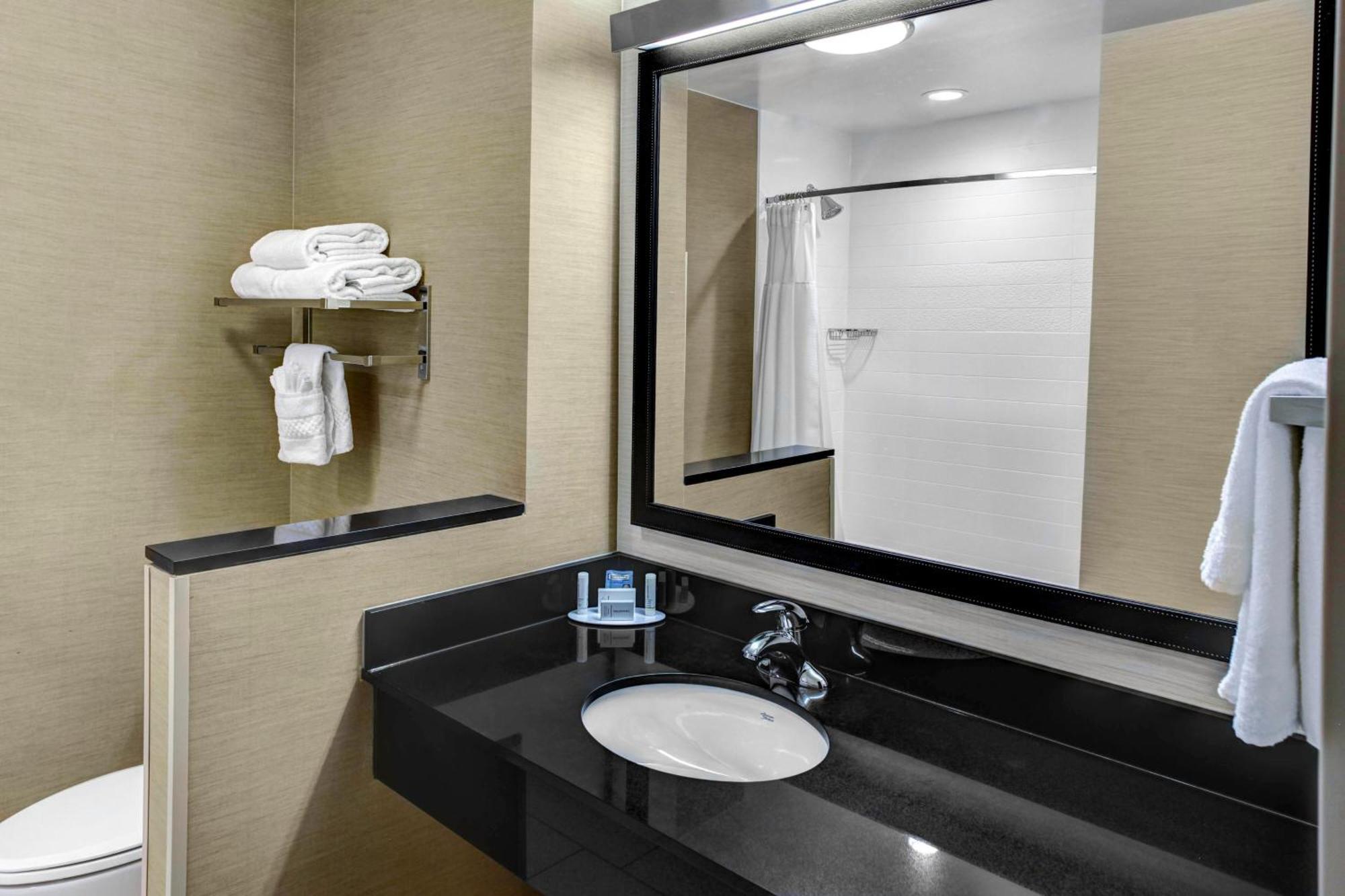 Fairfield Inn & Suites By Marriott Lansing At Eastwood Exterior foto