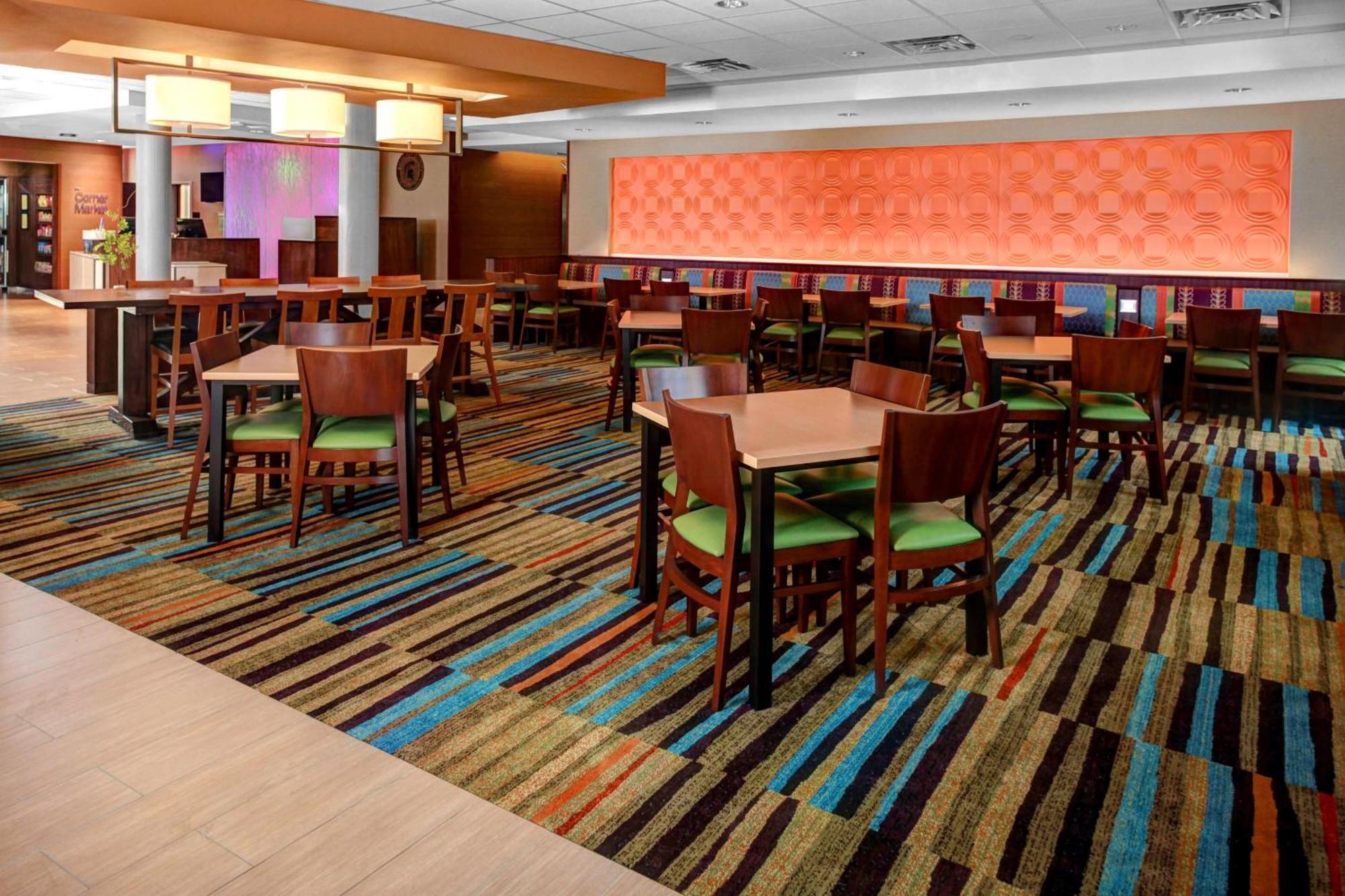 Fairfield Inn & Suites By Marriott Lansing At Eastwood Exterior foto